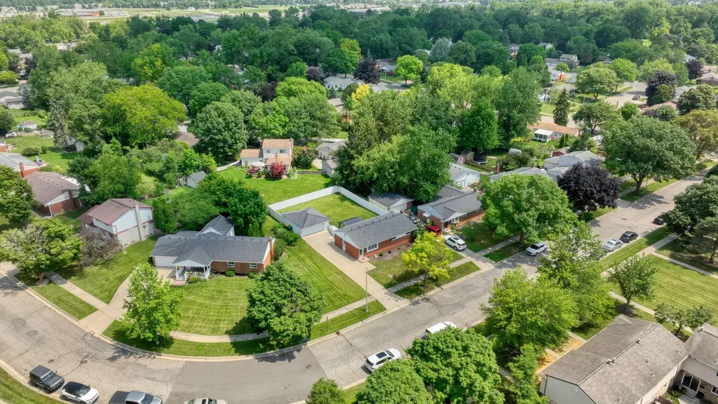 732 Bassett Drive Saline City MI 48176