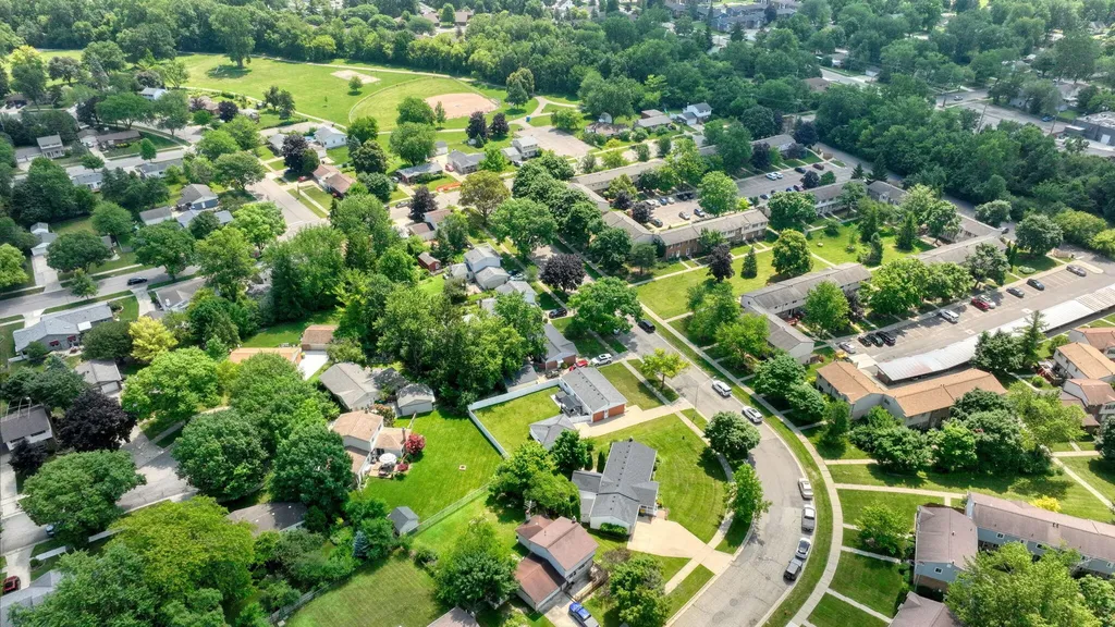 732 Bassett Drive Saline City MI 48176
