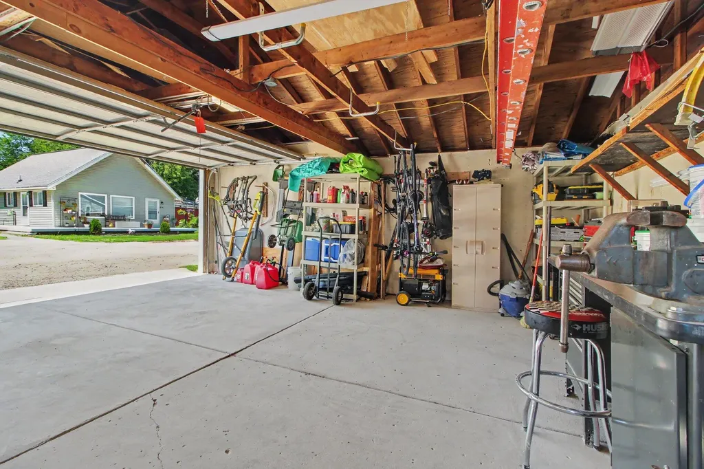 8779 Lagoon Drive Hamburg Township MI 48116