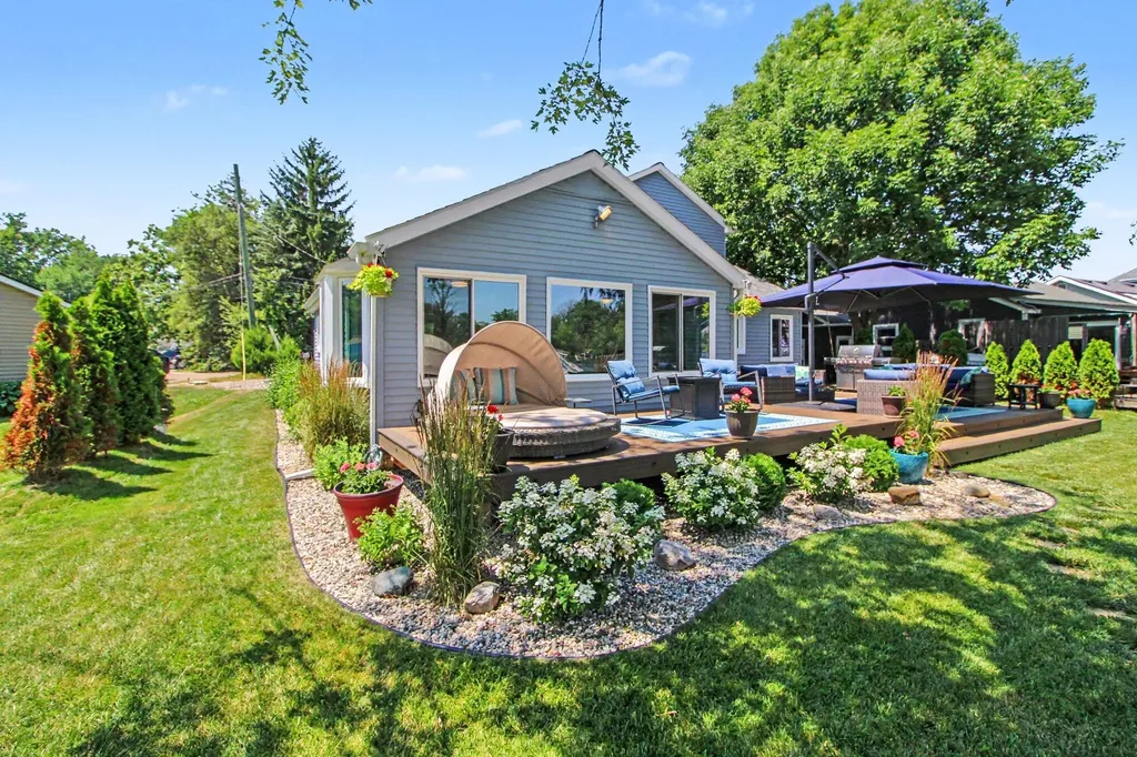 8779 Lagoon Drive Hamburg Township MI 48116