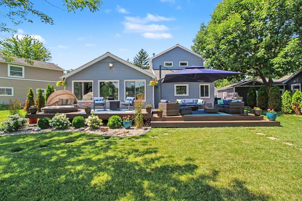 8779 Lagoon Drive Hamburg Township MI 48116