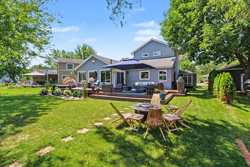 8779 Lagoon Drive Hamburg Township MI 48116