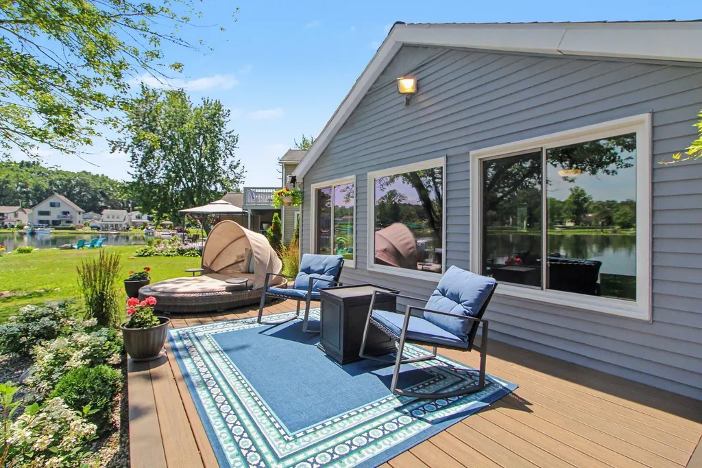 8779 Lagoon Drive Hamburg Township MI 48116