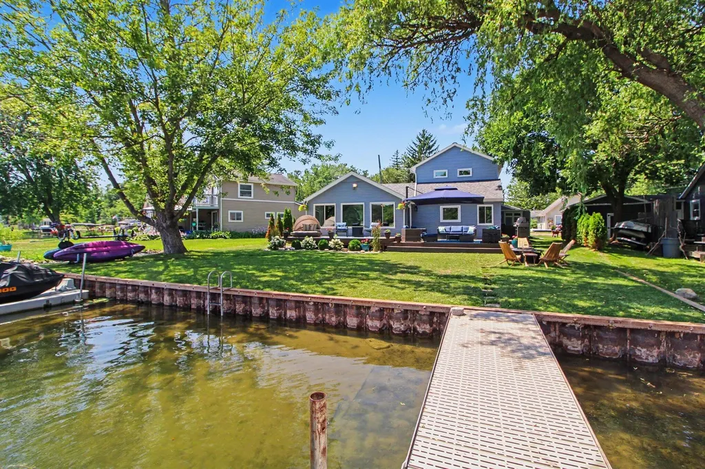 8779 Lagoon Drive Hamburg Township MI 48116