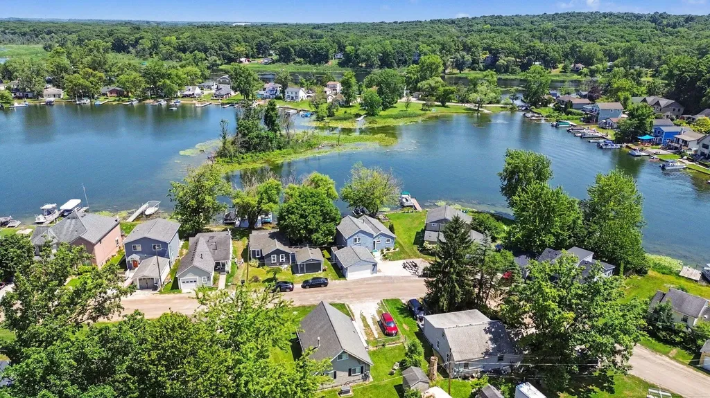 8779 Lagoon Drive Hamburg Township MI 48116