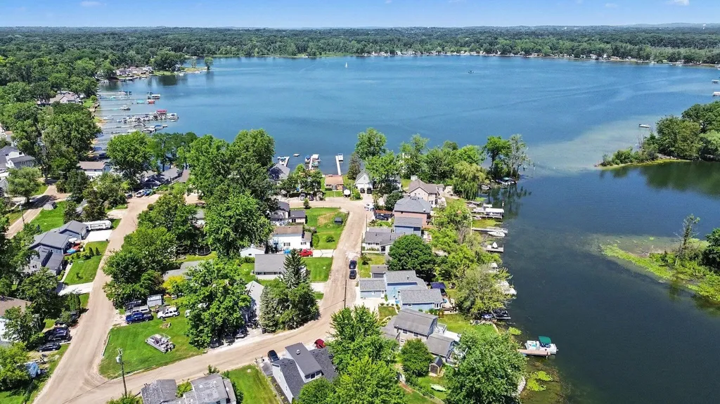 8779 Lagoon Drive Hamburg Township MI 48116