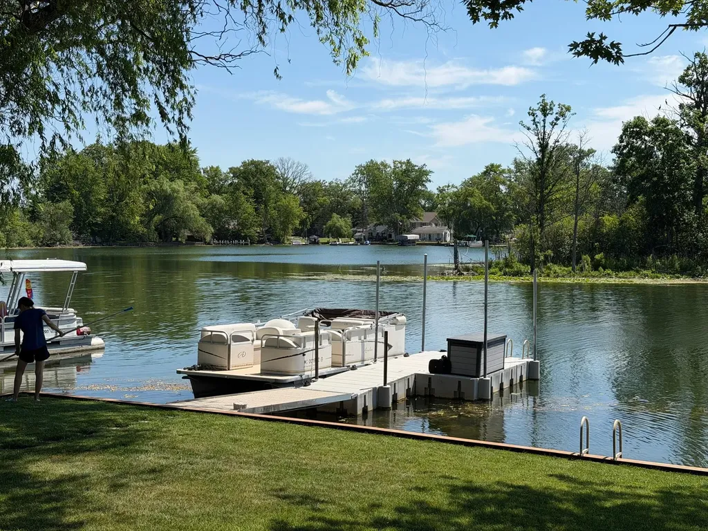 8779 Lagoon Drive Hamburg Township MI 48116