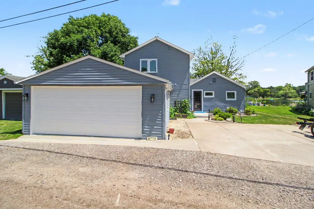 8779 Lagoon Drive Hamburg Township MI 48116