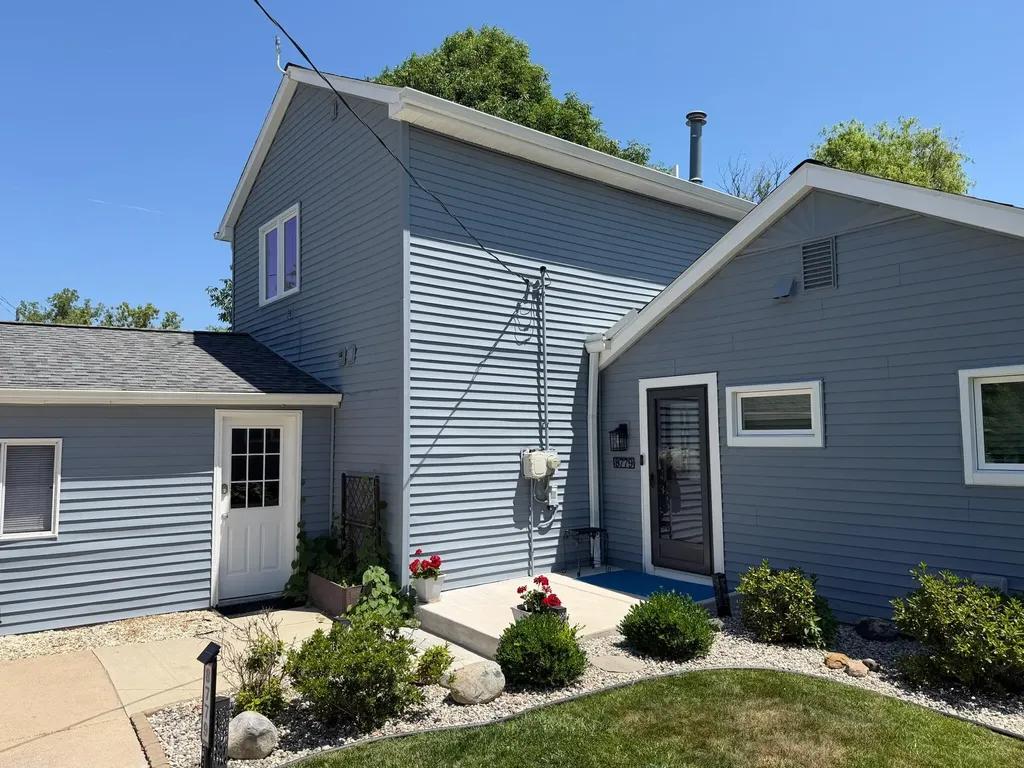 8779 Lagoon Drive Hamburg Township MI 48116