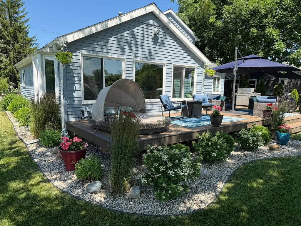 8779 Lagoon Drive Hamburg Township MI 48116