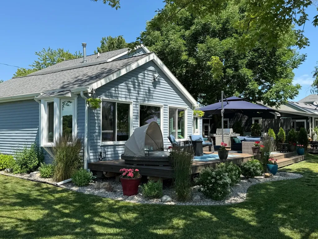 8779 Lagoon Drive Hamburg Township MI 48116