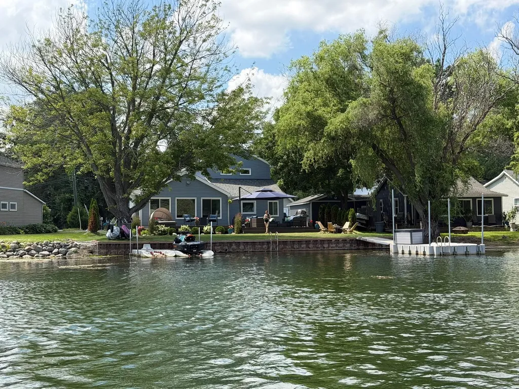 8779 Lagoon Drive Hamburg Township MI 48116