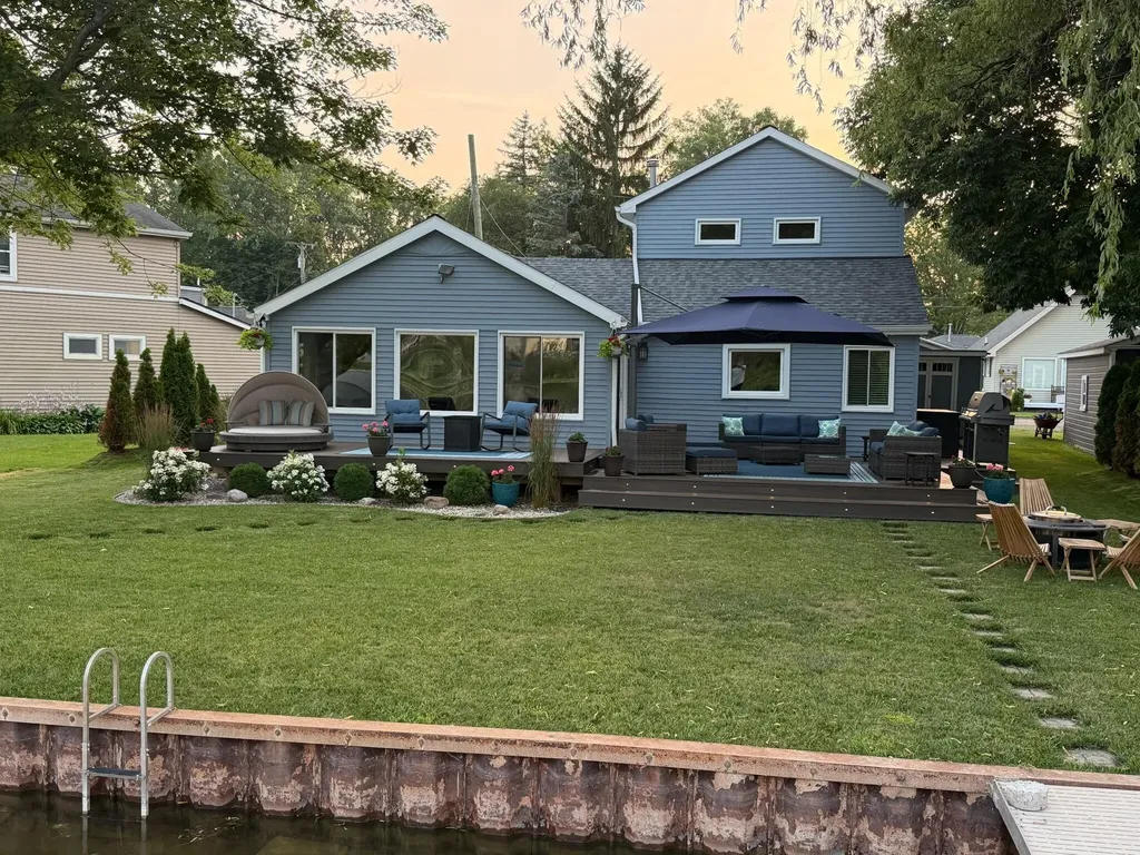 8779 Lagoon Drive Hamburg Township MI 48116