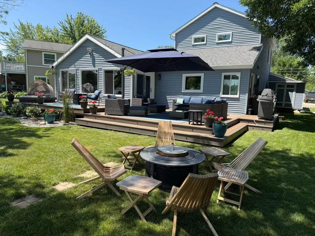8779 Lagoon Drive Hamburg Township MI 48116