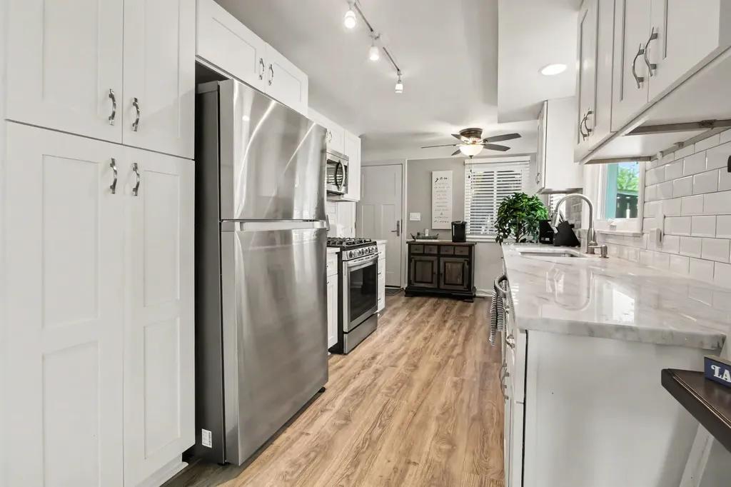 8779 Lagoon Drive Hamburg Township MI 48116