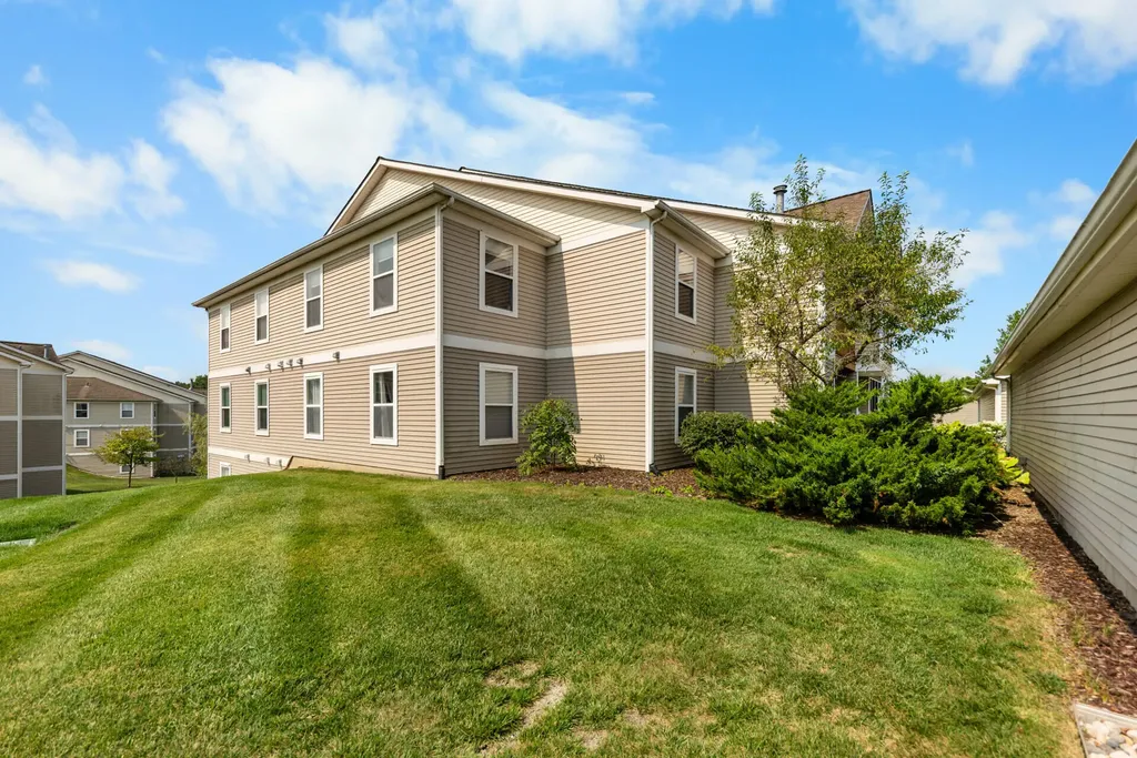 1527 Weatherstone Drive Pittsfield Charter Township MI 48108