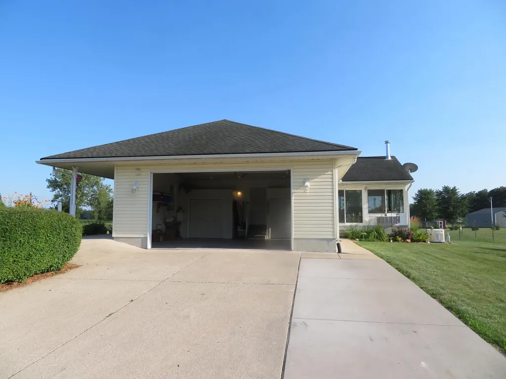 13162 N Platt Road York Charter Township MI 48160