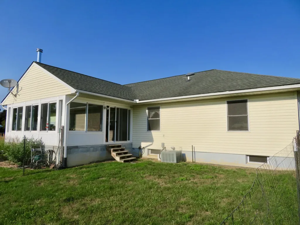 13162 N Platt Road York Charter Township MI 48160