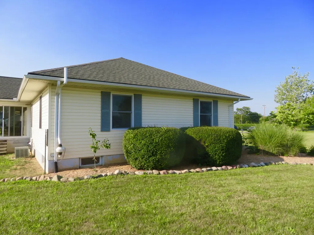 13162 N Platt Road York Charter Township MI 48160