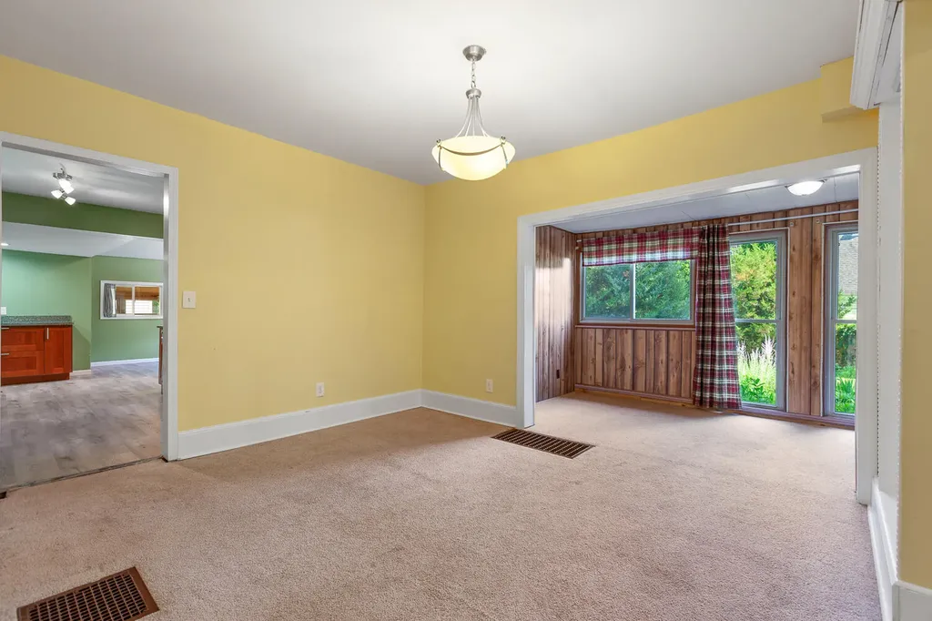 1321 N Waterloo Avenue Jackson City MI 49202