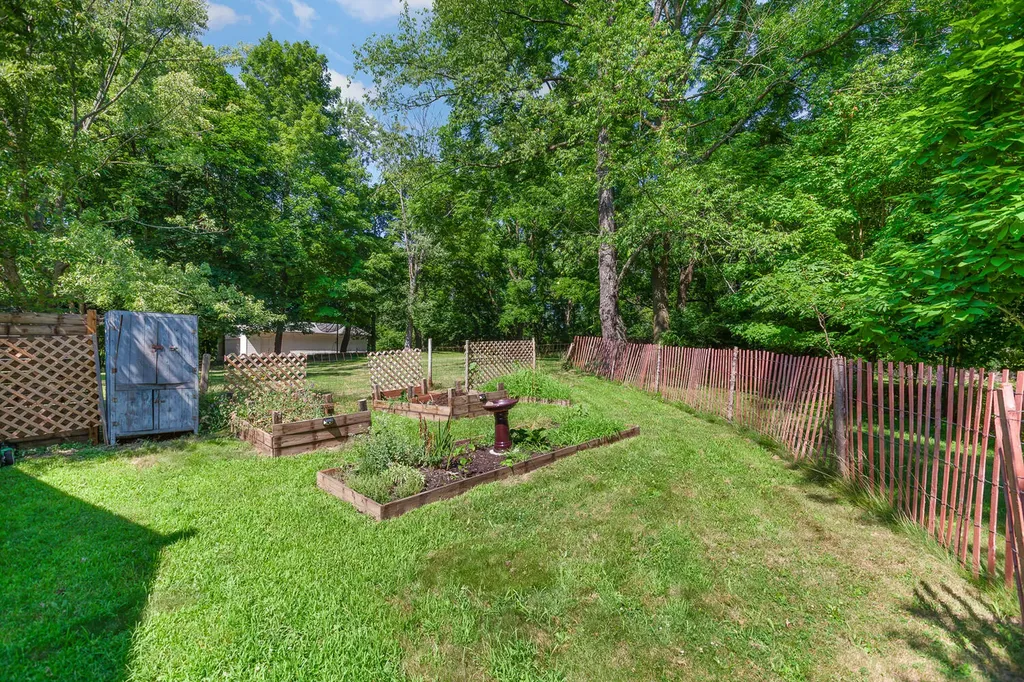 1321 N Waterloo Avenue Jackson City MI 49202