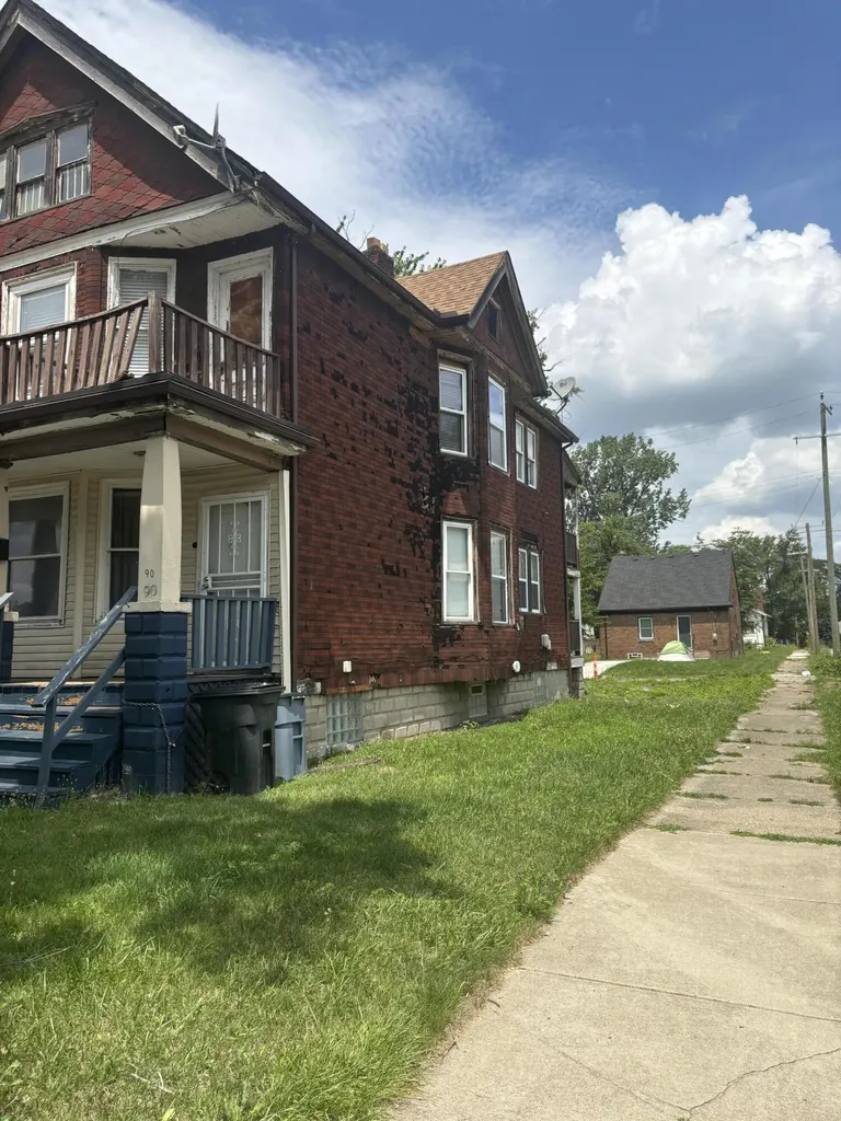 90 North Avenue Highland Park City MI 48203