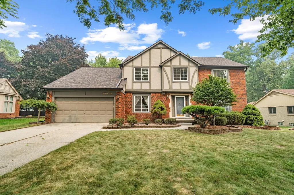 25872 Hunt Club Boulevard Farmington Hills City MI 48335