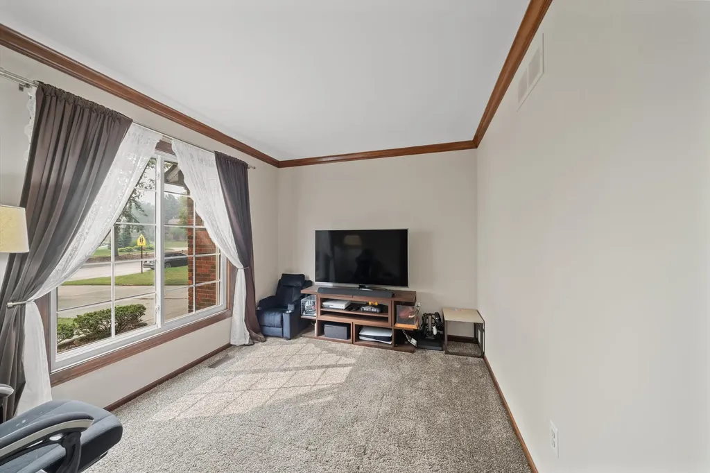 25872 Hunt Club Boulevard Farmington Hills City MI 48335
