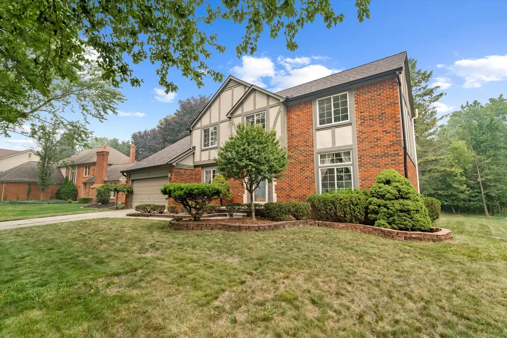 25872 Hunt Club Boulevard Farmington Hills City MI 48335