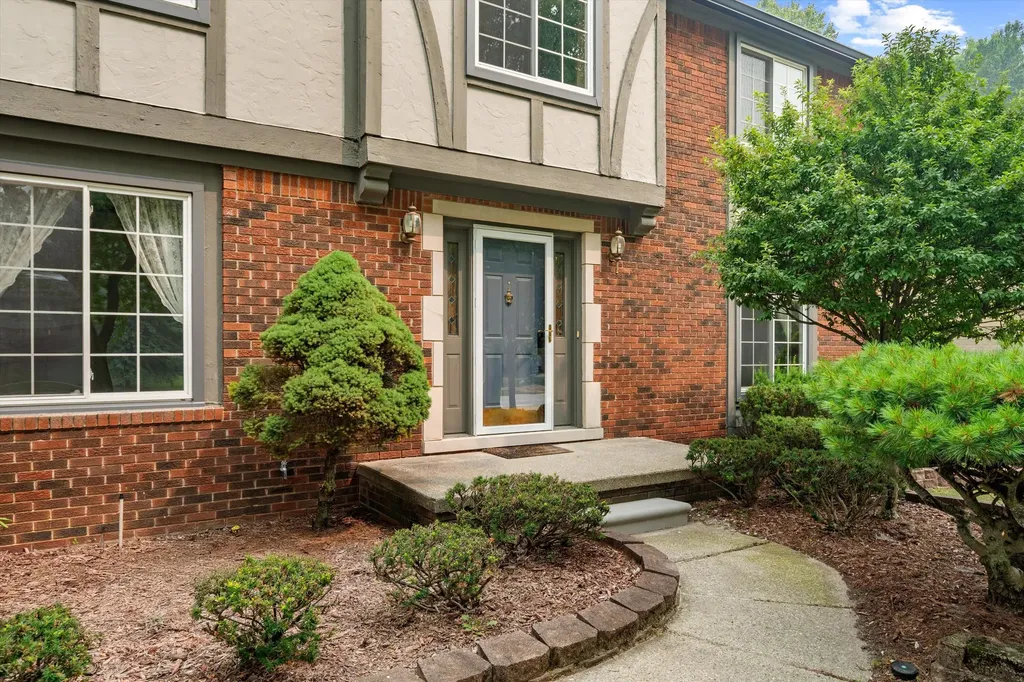25872 Hunt Club Boulevard Farmington Hills City MI 48335