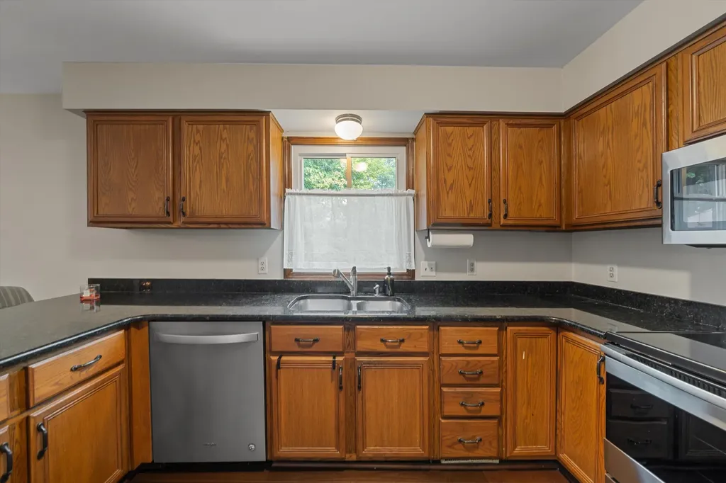 25872 Hunt Club Boulevard Farmington Hills City MI 48335