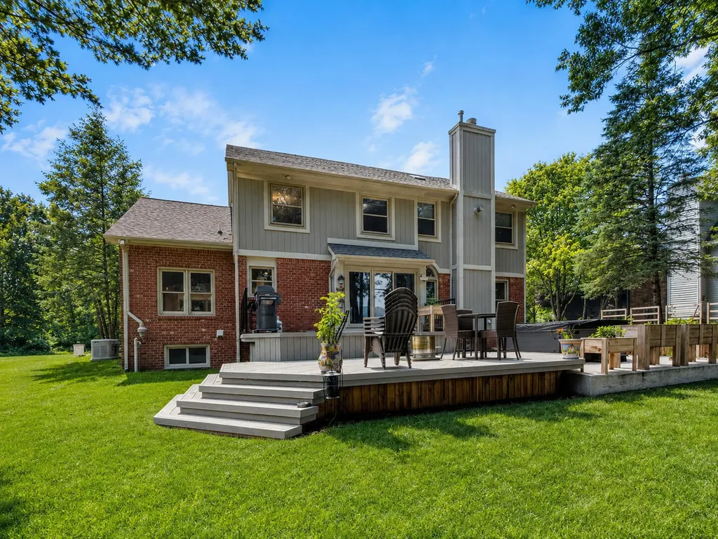 244 Indian Trail Orion Charter Township MI 48362