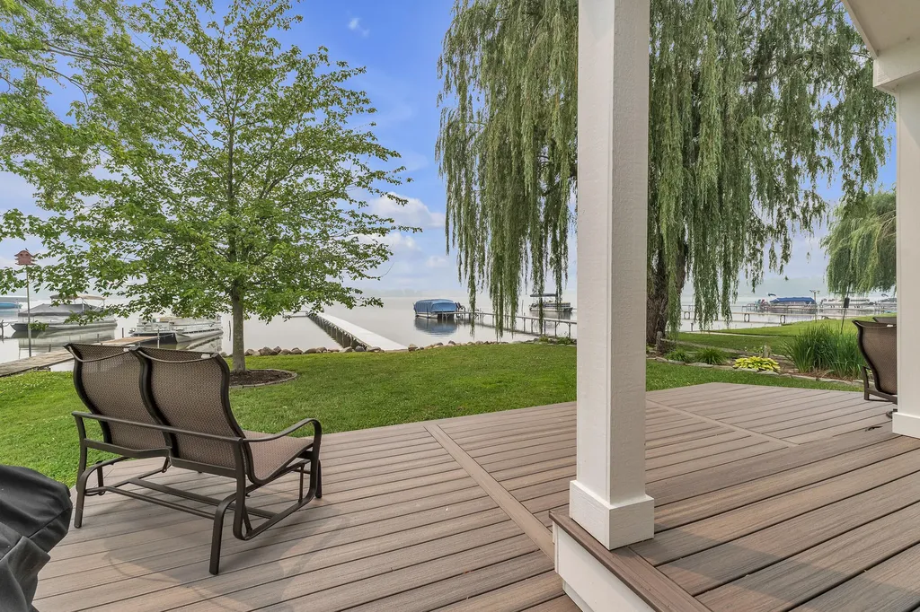 8032 Branch Drive Hamburg Township MI 48116