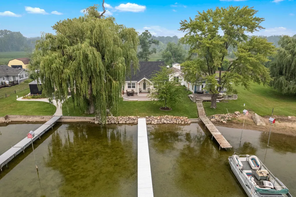 8032 Branch Drive Hamburg Township MI 48116