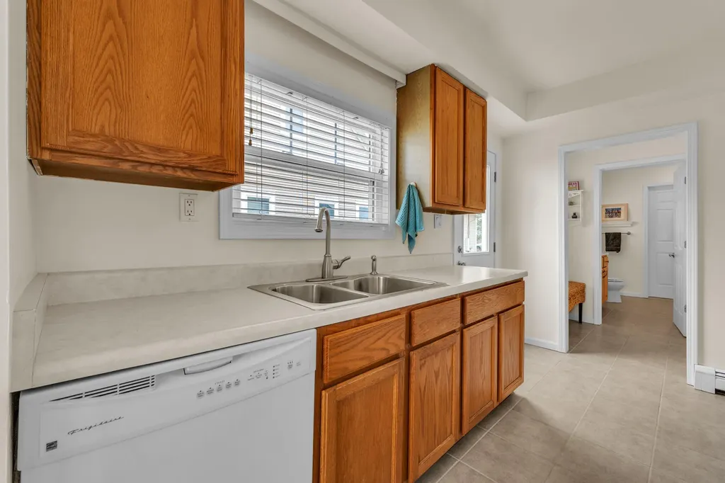 8032 Branch Drive Hamburg Township MI 48116