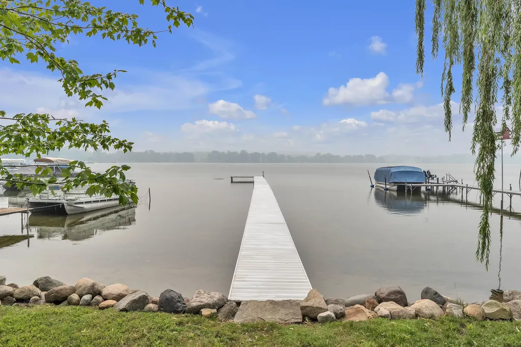 8032 Branch Drive Hamburg Township MI 48116