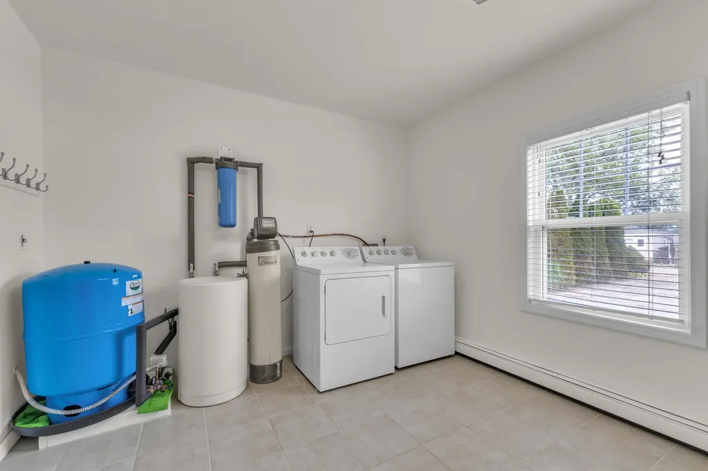 8032 Branch Drive Hamburg Township MI 48116