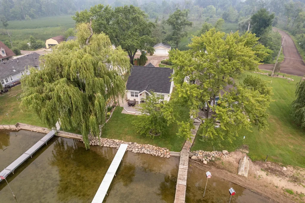 8032 Branch Drive Hamburg Township MI 48116
