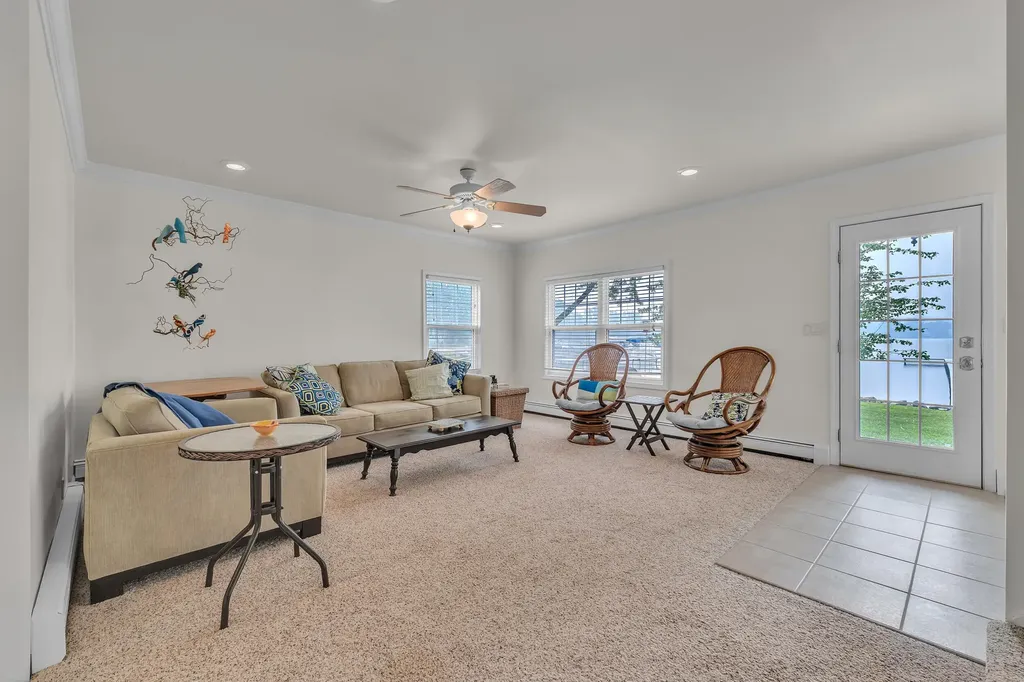 8032 Branch Drive Hamburg Township MI 48116