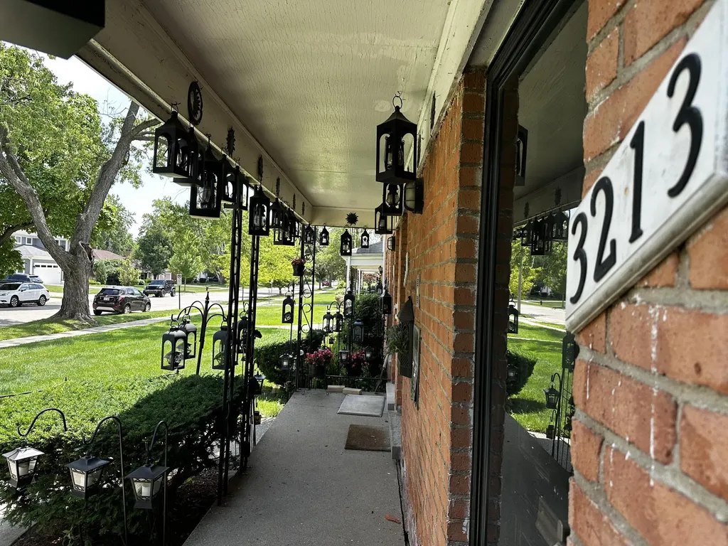 3213 Benjamin Avenue Royal Oak City MI 48073