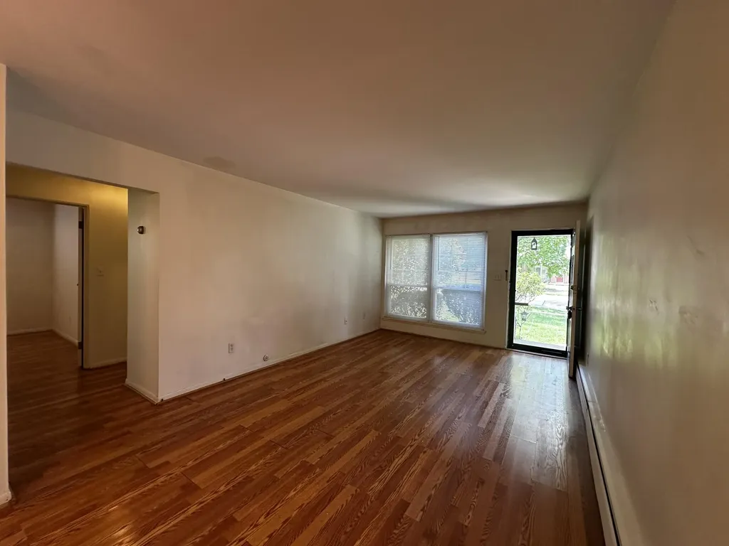 3213 Benjamin Avenue Royal Oak City MI 48073