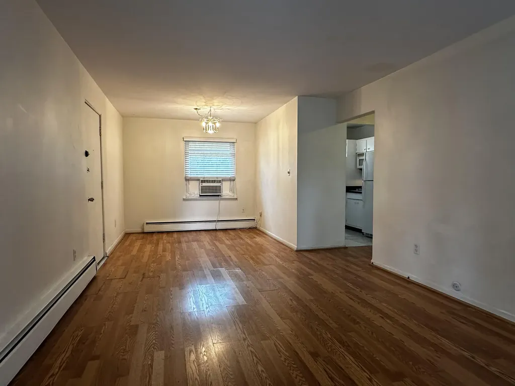 3213 Benjamin Avenue Royal Oak City MI 48073