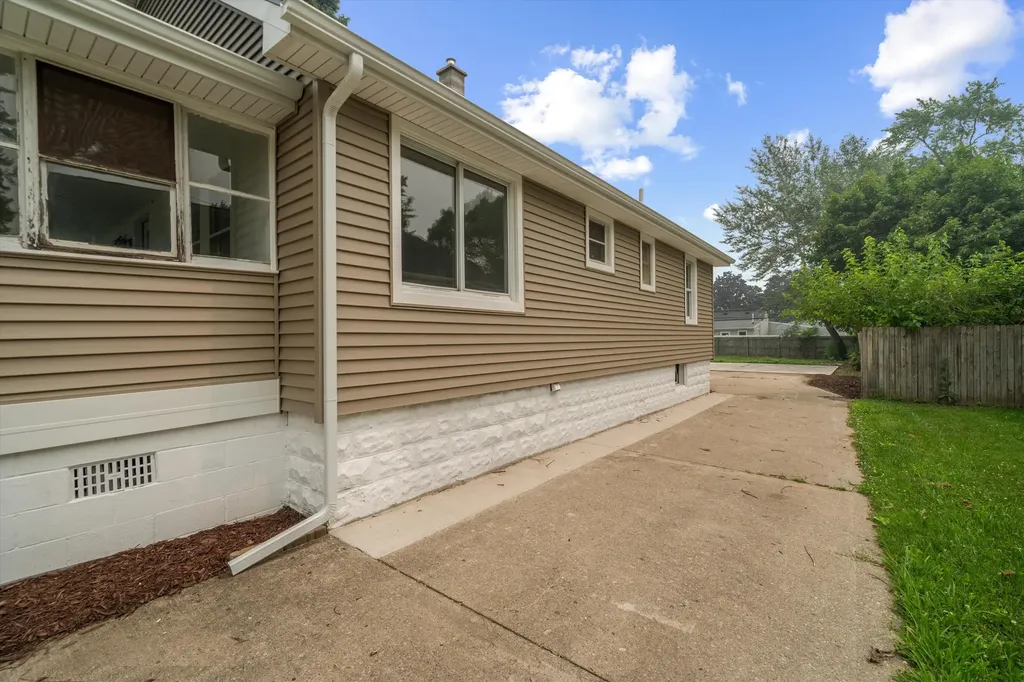 761 Westwood Drive Monroe Charter Township MI 48161
