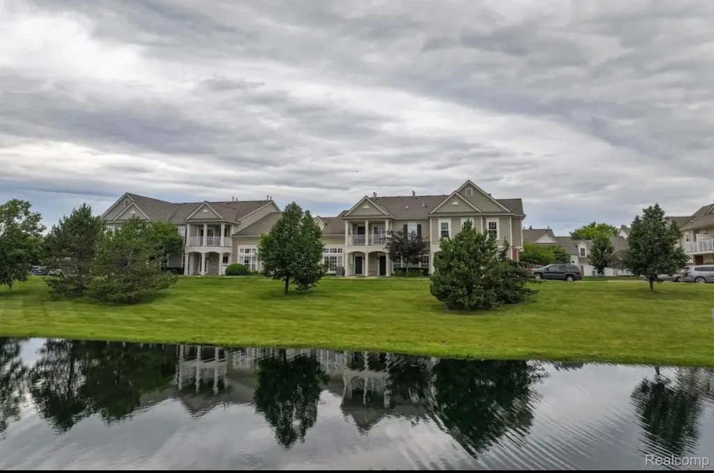 4109 Addington Drive Commerce Charter Township MI 48390