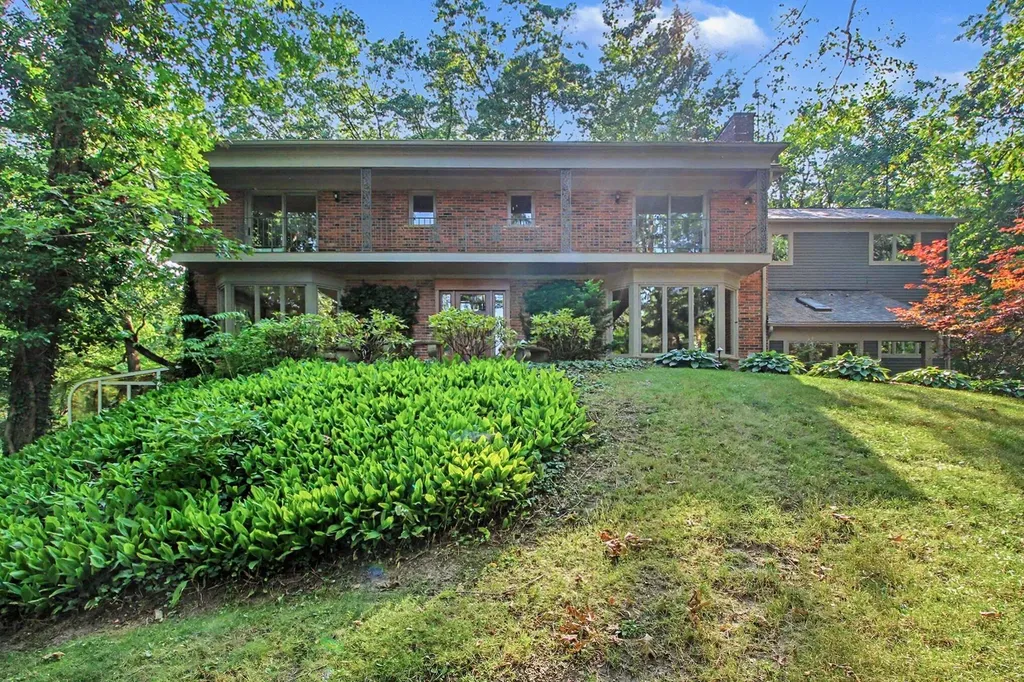 432 Riverview Drive Ann Arbor Charter Township MI 48104