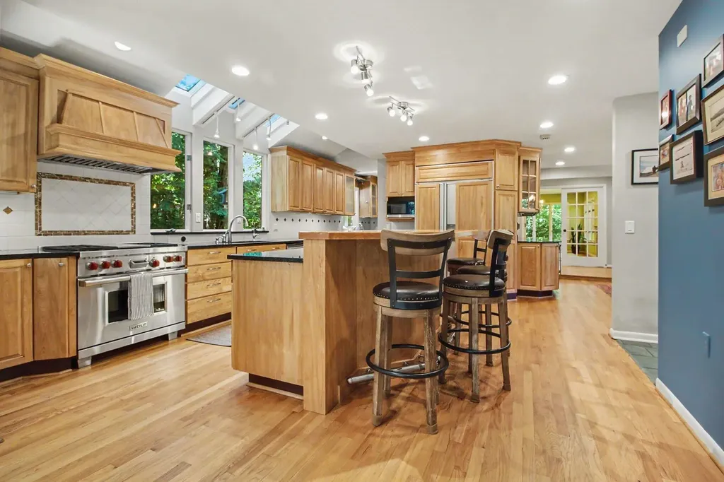 432 Riverview Drive Ann Arbor Charter Township MI 48104