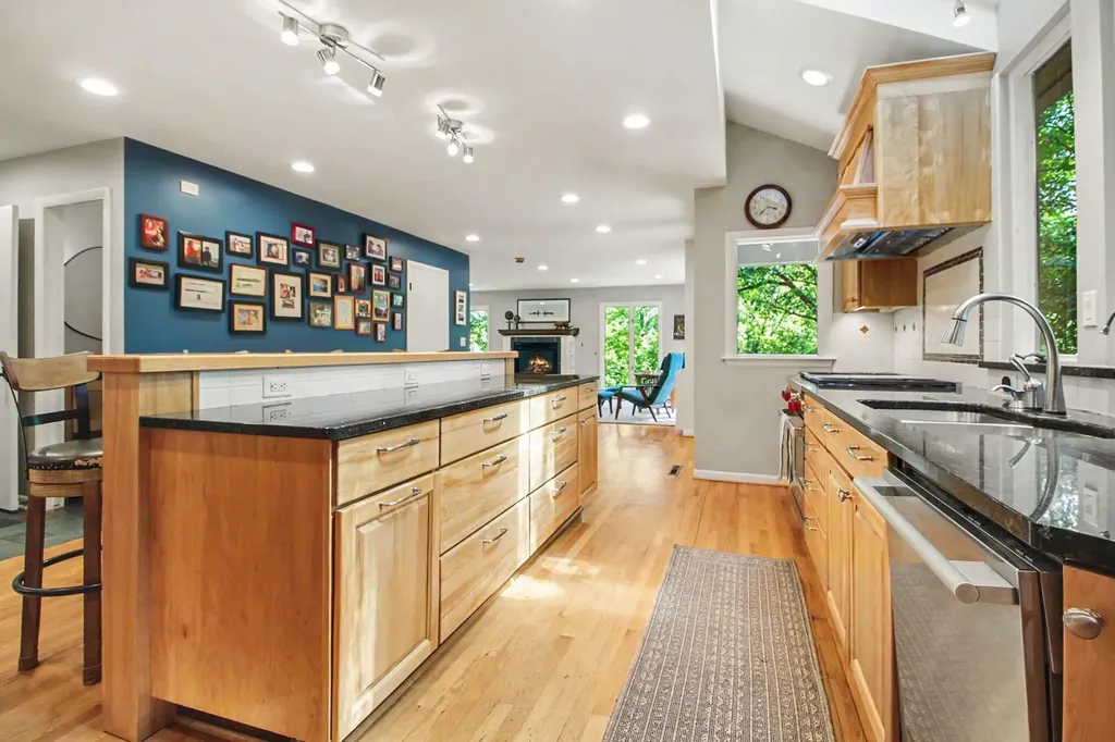432 Riverview Drive Ann Arbor Charter Township MI 48104