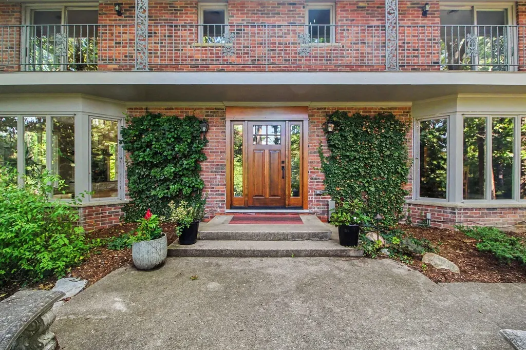 432 Riverview Drive Ann Arbor Charter Township MI 48104