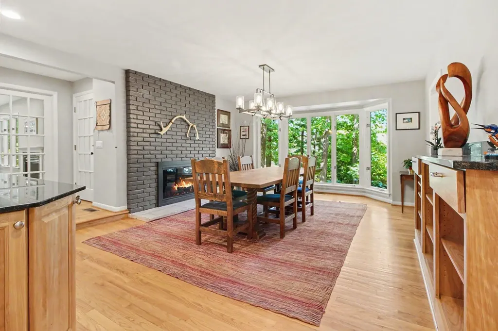 432 Riverview Drive Ann Arbor Charter Township MI 48104