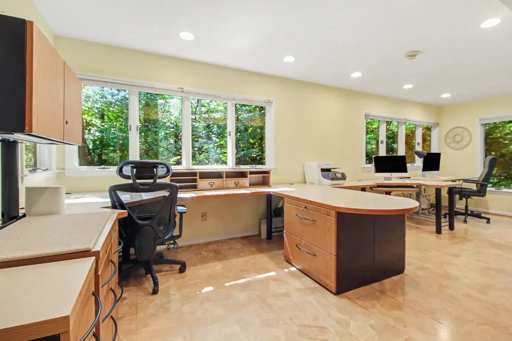 432 Riverview Drive Ann Arbor Charter Township MI 48104